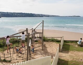 cheapest-caravan-holidays-childrens-play-area-near-beach