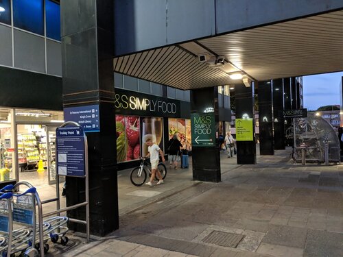 marks-and-spencer-simply-food-supermarket-euston-london