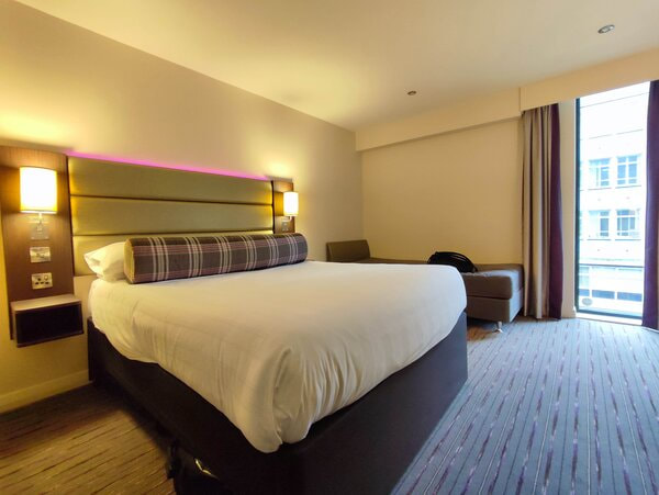 Brighton city centre premier inn room showing kingsize bed